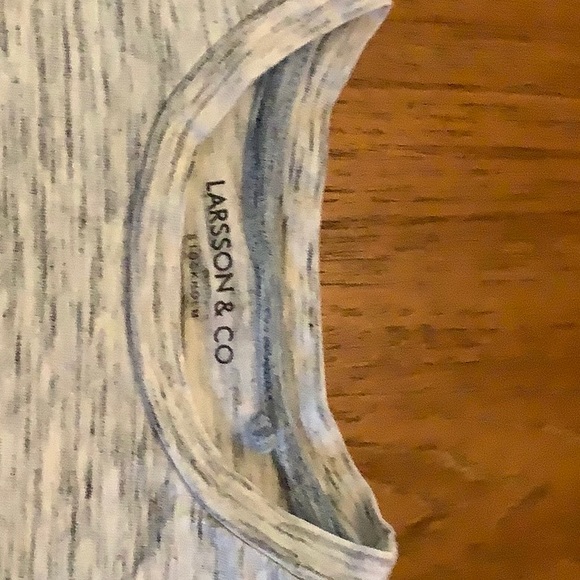 Tshirt size 10 - Picture 1 of 2